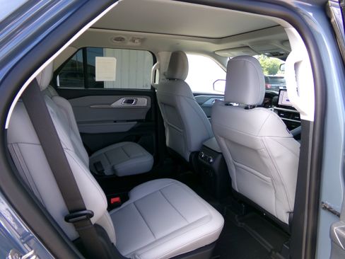 New 2025 Ford Explorer Active w/ Active Comfort Package image 13