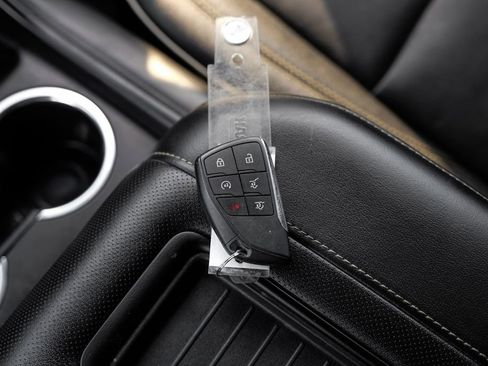 Used 2022 GMC Yukon XL SLT image 62