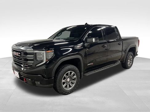 Used 2024 GMC Sierra 1500 AT4 w/ Technology Package AWD/4WD image 4