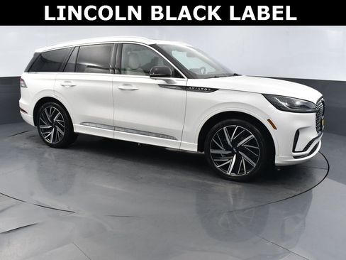 New 2026 Lincoln Aviator Black Label w/ Dynamic Handling Package image 3