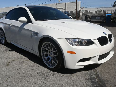 Used 2013 BMW M3 Coupe image 12