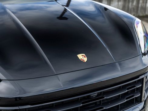 Certified 2025 Porsche Cayenne Coupe image 15