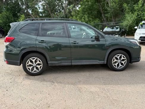 Used 2024 Subaru Forester Premium AWD/4WD image 6