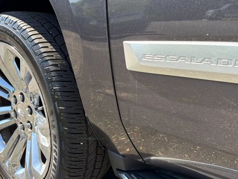 Used 2018 Cadillac Escalade Premium Luxury AWD/4WD image 44