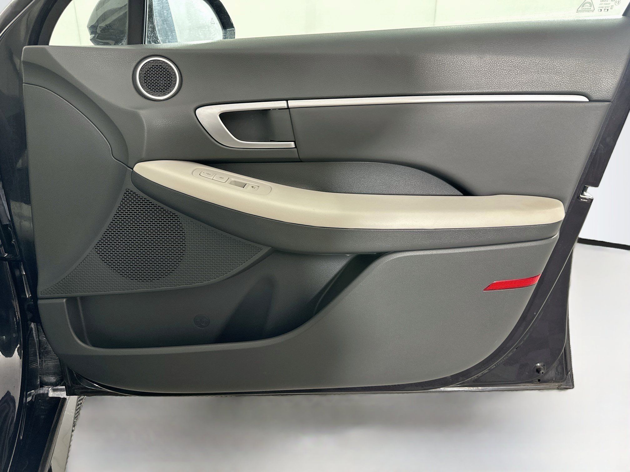 Used 2025 Hyundai Sonata SEL FWD image 30