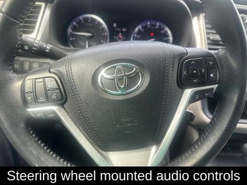 Used 2017 Toyota Highlander Limited FWD image 11
