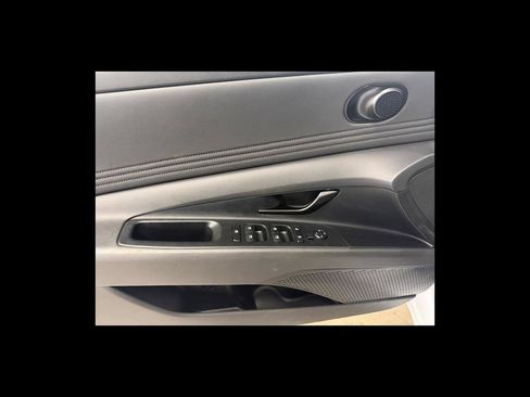 Used 2025 Hyundai Elantra Sport FWD image 12