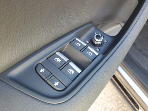 Used 2019 Audi Q7 3.0T Premium image 16