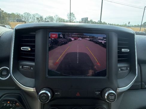 Used 2024 RAM 2500 Big Horn w/ Bed Utility Group image 32