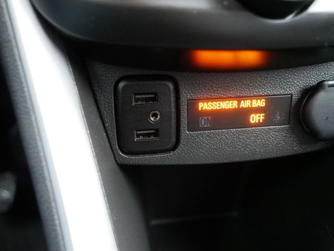 Used 2022 Chevrolet Trax LS w/ Tint and Cruise Package image 33