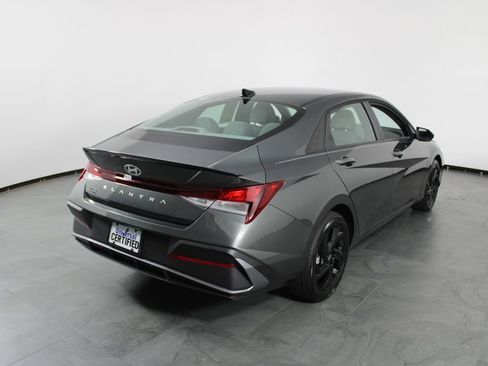 Used 2026 Hyundai Elantra Sport FWD image 4