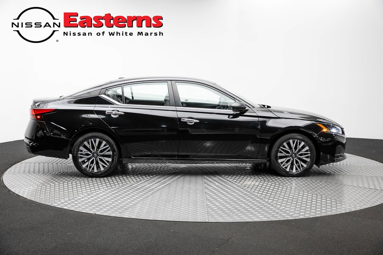 Used 2024 Nissan Altima 2.5 SV FWD image 4