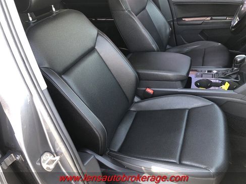 Used 2018 Volkswagen Atlas SEL FWD image 26
