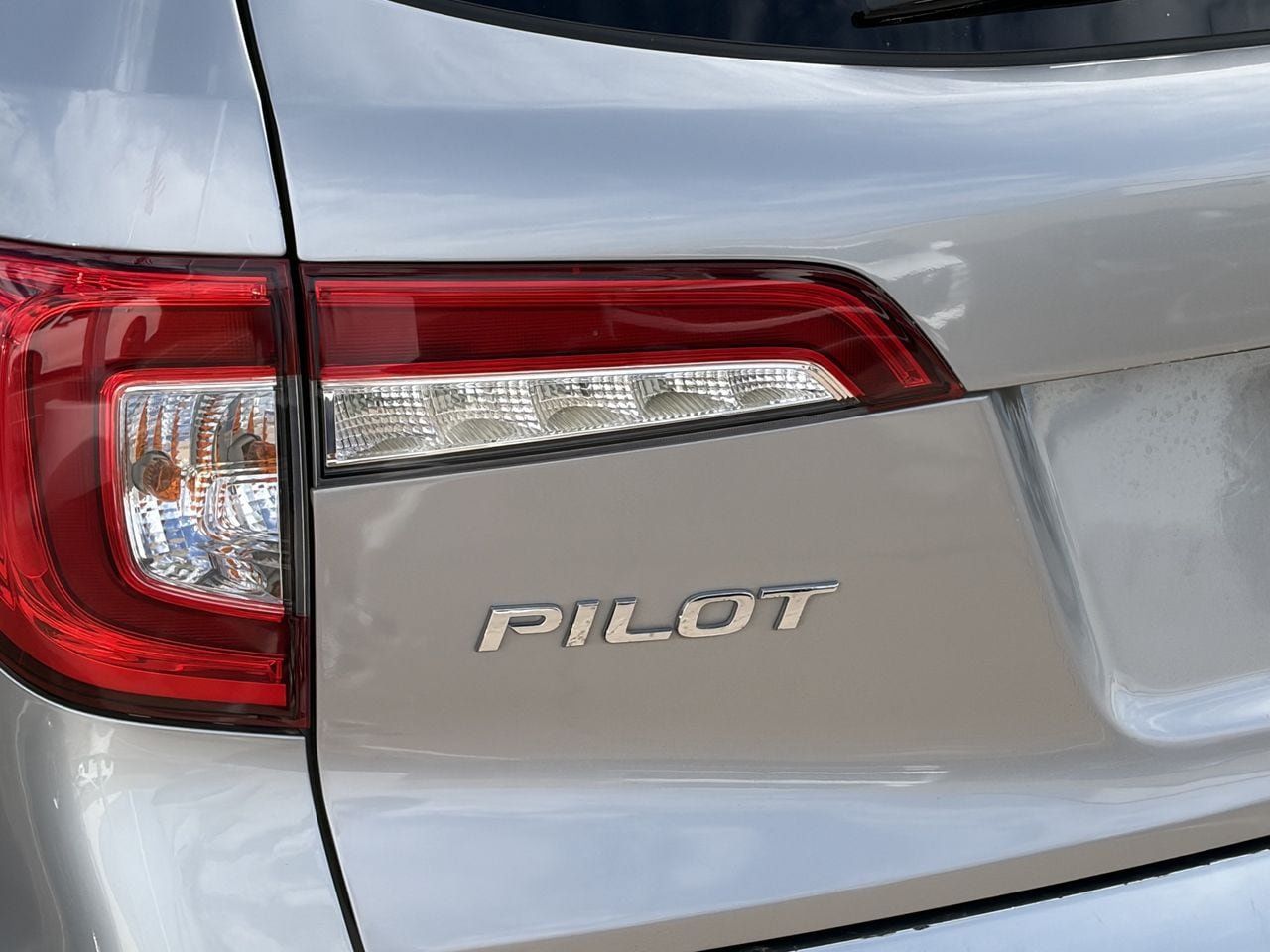 Used 2019 Honda Pilot Touring image 10
