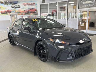 Used 2026 Toyota Camry SE FWD video 2