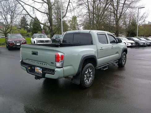 Used 2022 Toyota Tacoma TRD Off-Road w/ Technology Package image 5