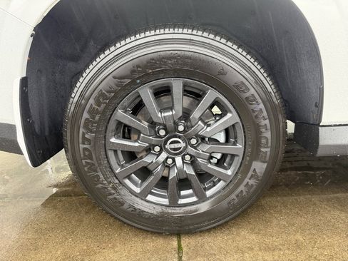 New 2026 Nissan Armada SV image 9