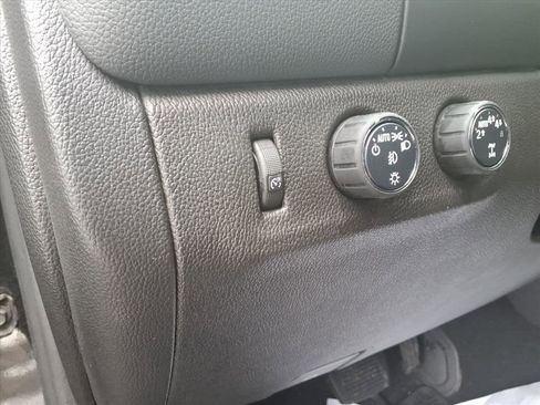 Used 2022 Chevrolet Colorado LT w/ LT Convenience Package image 23