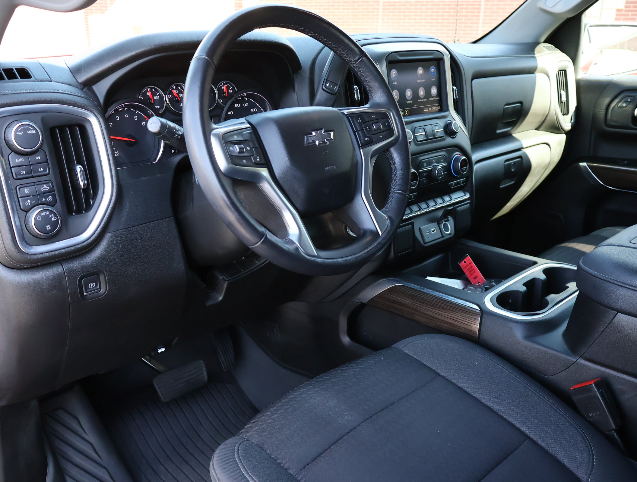 Used 2022 Chevrolet Silverado 1500 RST AWD/4WD image 3