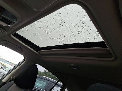 Used 2021 Subaru Crosstrek 2.0i Premium w/ Moonroof Package image 32