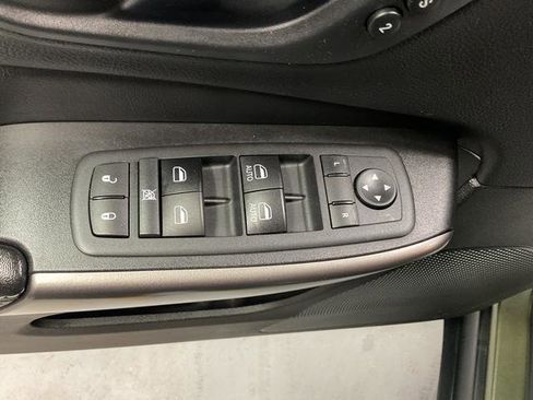 Used 2020 Jeep Cherokee Limited image 10