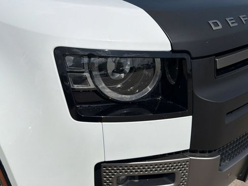 Used 2022 Land Rover Defender 110 X-Dynamic SE AWD/4WD image 11