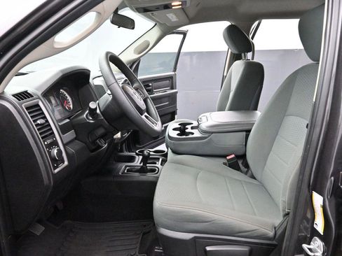 Used 2018 RAM 2500 Tradesman w/ Chrome Appearance Group AWD/4WD image 11