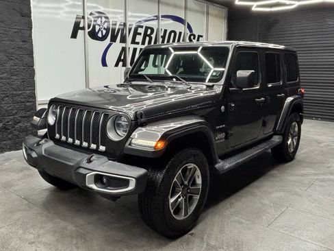 Used 2019 Jeep Wrangler Unlimited Sahara AWD/4WD image 5