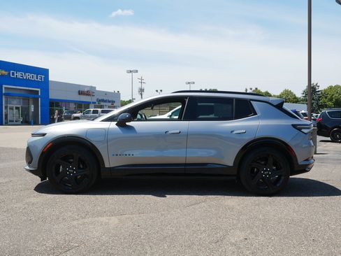 Used 2025 Chevrolet Equinox EV RS w/ Convenience Package II AWD/4WD image 4