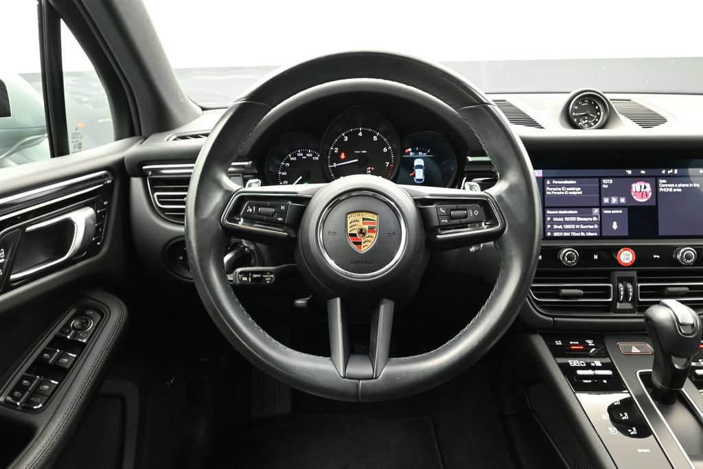 Certified 2024 Porsche Macan AWD/4WD image 19