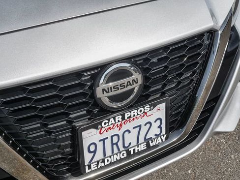 Used 2022 Nissan Altima 2.5 SR FWD image 12