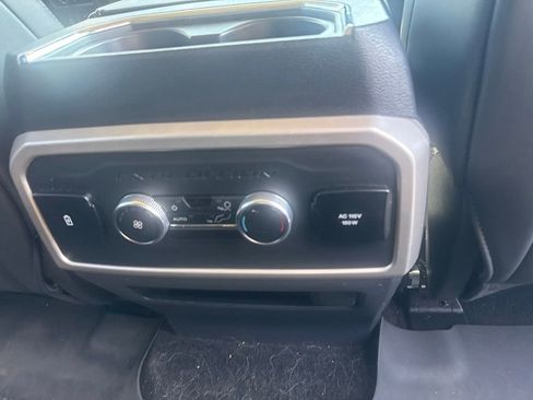 Used 2023 Ford Expedition XLT AWD/4WD image 11