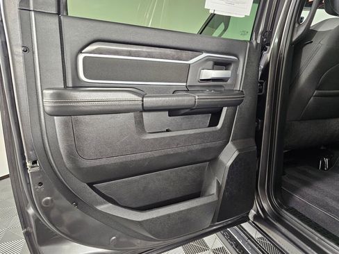 Used 2024 RAM 3500 Big Horn image 31