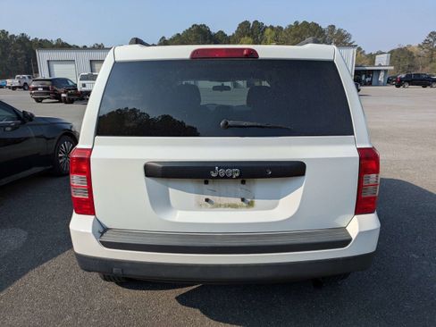 Used 2015 Jeep Patriot Sport image 4