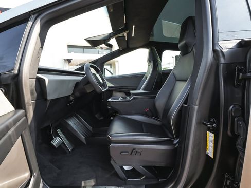 Used 2025 Tesla Cybertruck AWD Crew Cab image 27