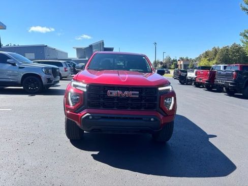 Used 2024 GMC Canyon Elevation w/ Elevation Premium Package AWD/4WD image 3