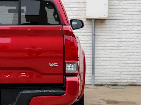 Used 2016 Toyota Tacoma TRD Sport w/ Towing Package RWD image 44