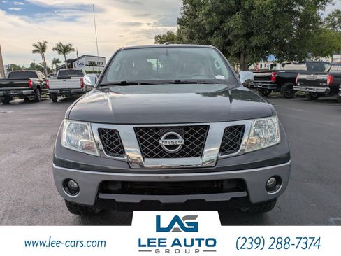 Used 2014 Nissan Frontier SL RWD image 8