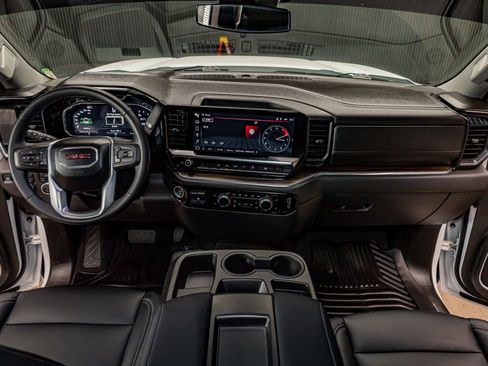 Used 2024 GMC Sierra 1500 Elevation image 19