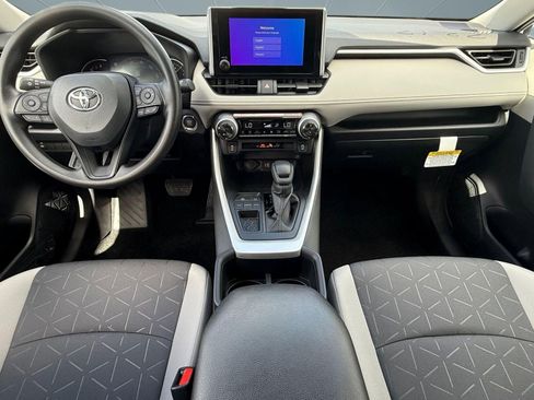Used 2025 Toyota RAV4 XLE w/ Convenience Package image 16