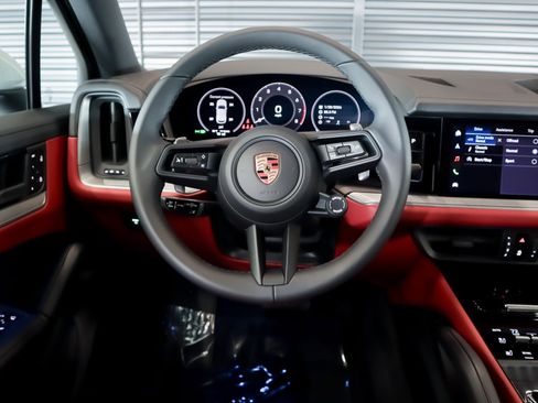 New 2026 Porsche Cayenne image 16