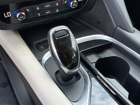 Used 2020 Buick Enclave Essence image 27