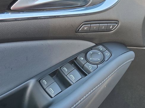 Used 2024 Buick Enclave Premium image 14