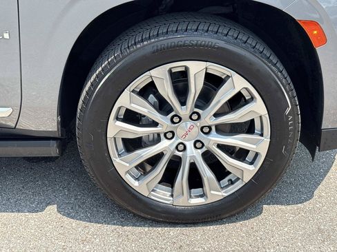 Used 2022 GMC Yukon XL Denali AWD/4WD image 10