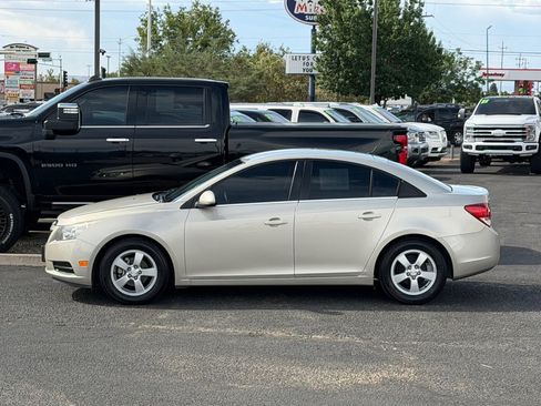 Used 2014 Chevrolet Cruze LT FWD image 2