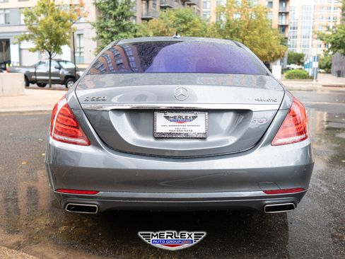 Used 2017 Mercedes-Benz S 550 4MATIC Sedan image 6