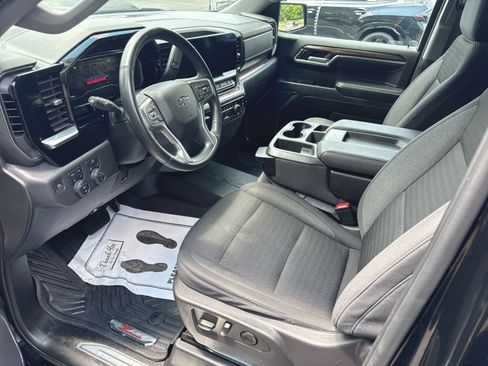 Used 2024 Chevrolet Silverado 1500 LT Trail Boss w/ Protection Package AWD/4WD image 10