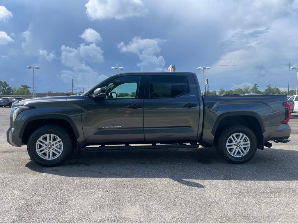 Used 2025 Toyota Tundra SR5 w/ SR5 Convenience Package AWD/4WD image 4
