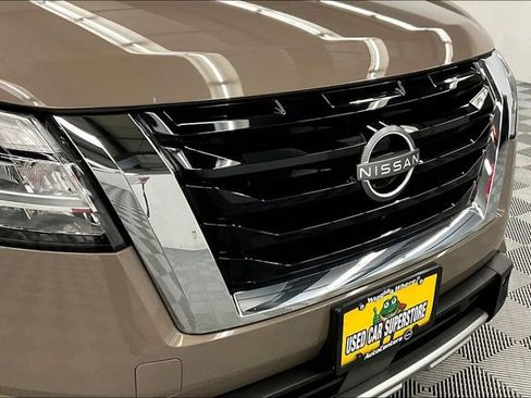Used 2023 Nissan Pathfinder Platinum AWD/4WD image 35
