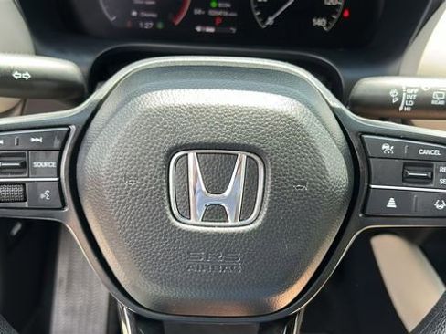 Used 2024 Honda HR-V LX image 11